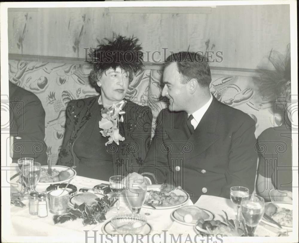 Press Photo Constance Collier and Frank Cunningham dine at Stork Club, New York