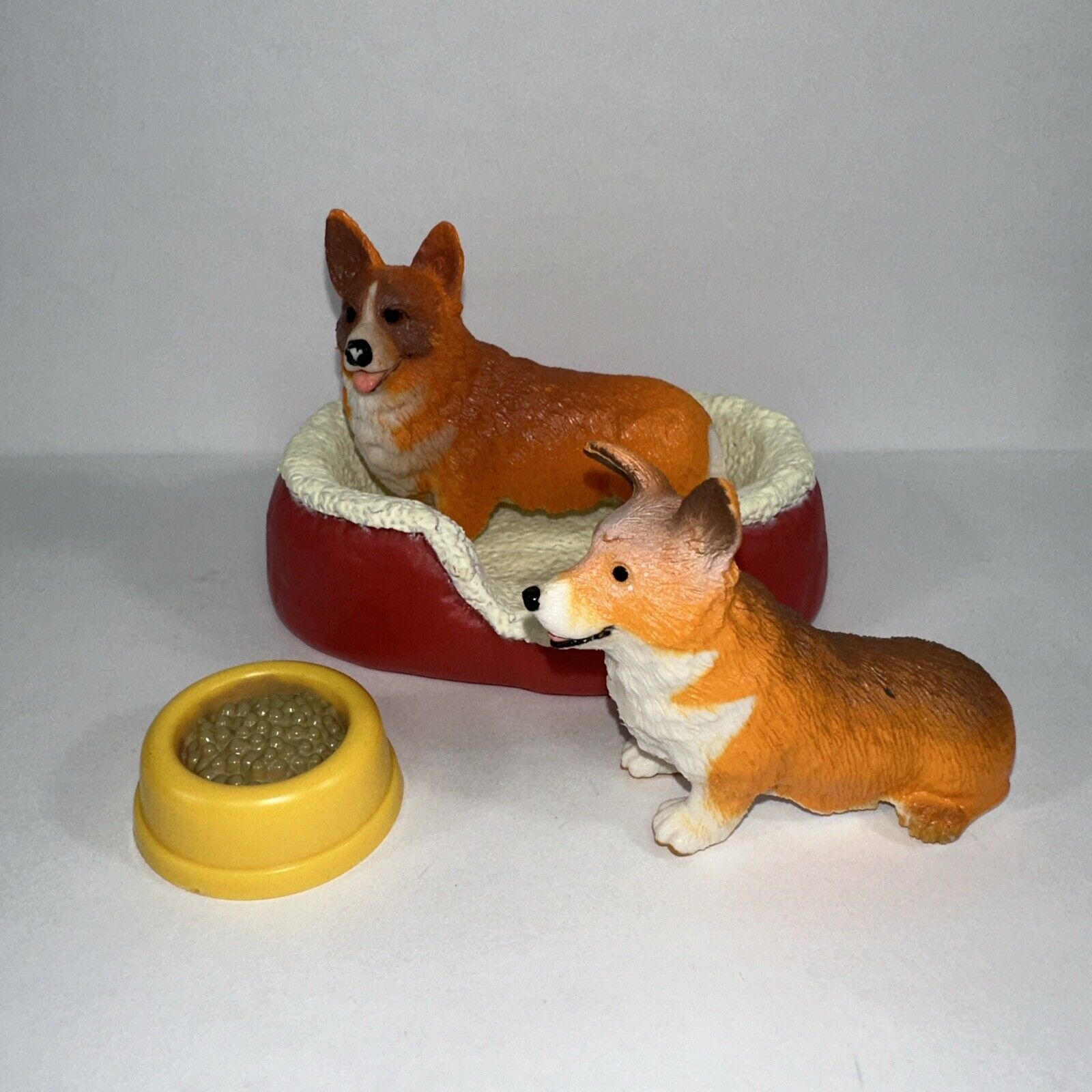 Schleich Corgi Adult Dog Figure Retired w/Extra Figure, Food Bowl & Bed Lot