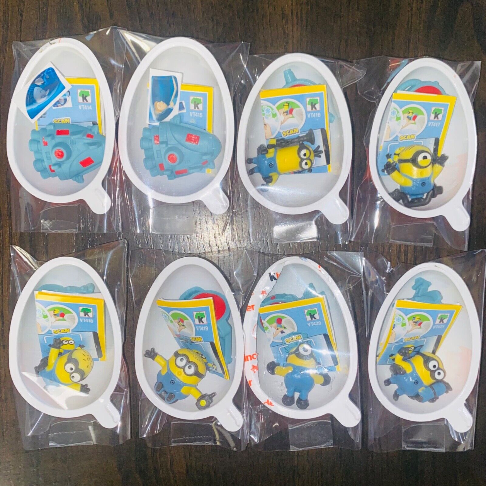 Kinder Joy 2024 DESPICABLE ME 4 MINIONS - Complete Set of 8 Toys With Papers