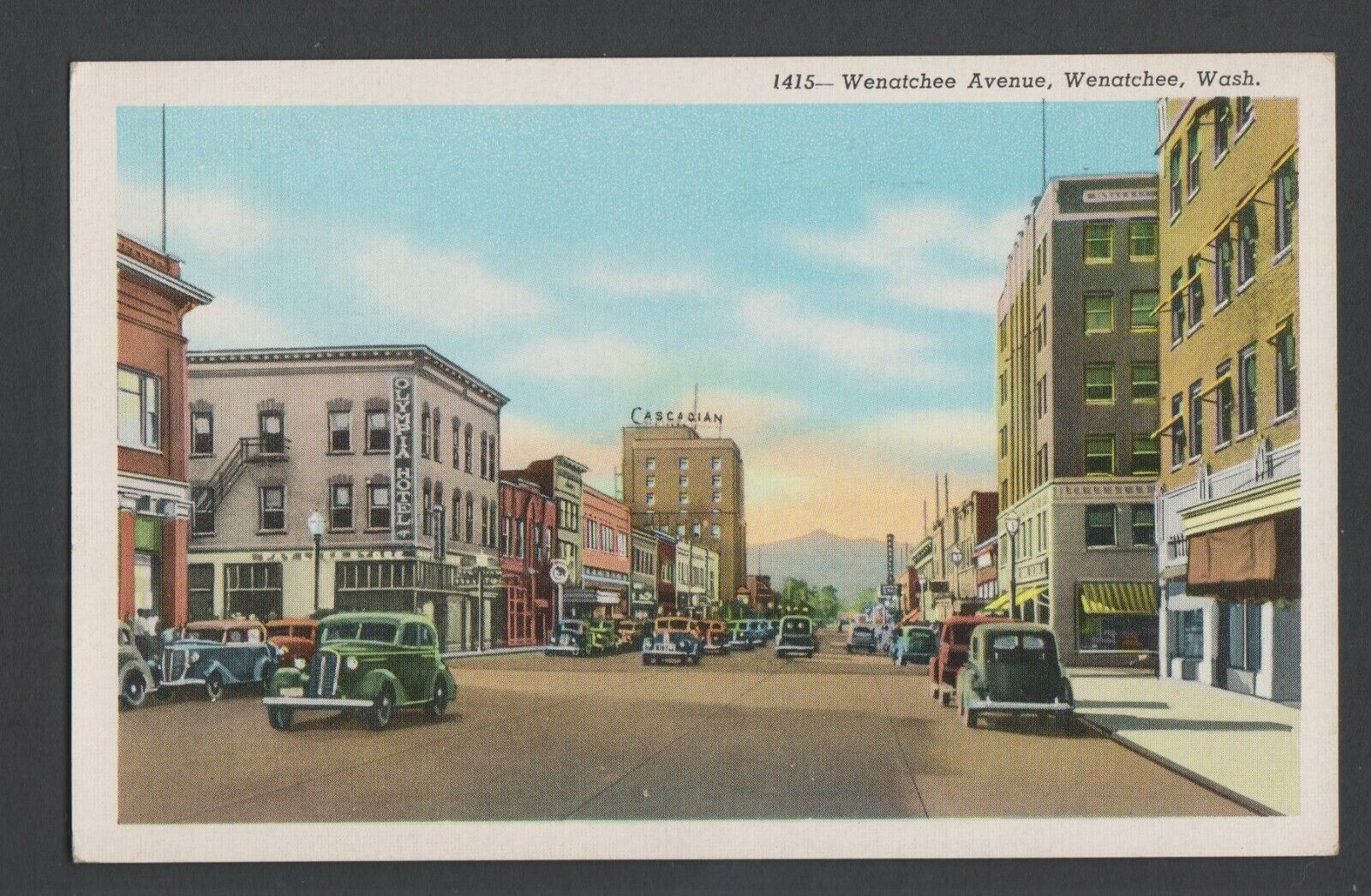 white border color postcard - Wenatchee Avenue, Wenatchee, Washington- unposted