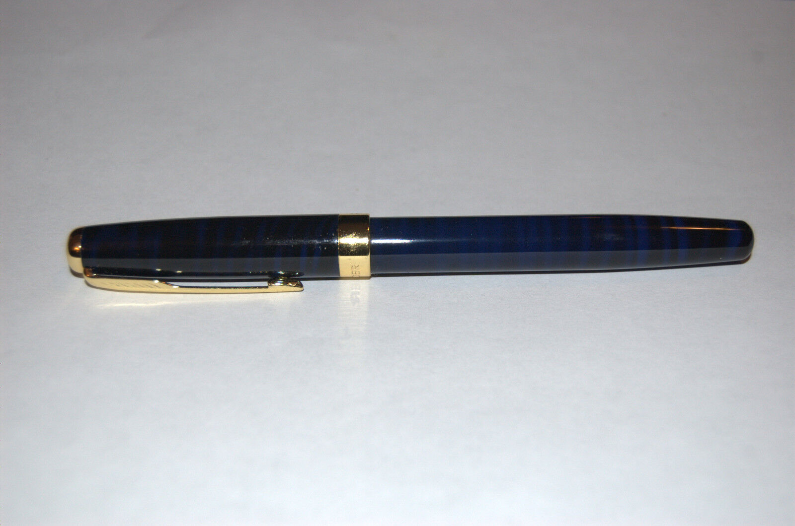 BAOER 388 Black Fountain Pen with 5 ink cartridges. 