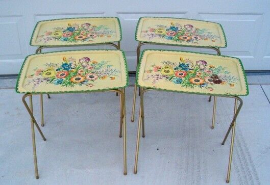 Very Nice Vintage Bright Floral Mid-Century Modern (4)  LaVada TV Trays w/ Stand