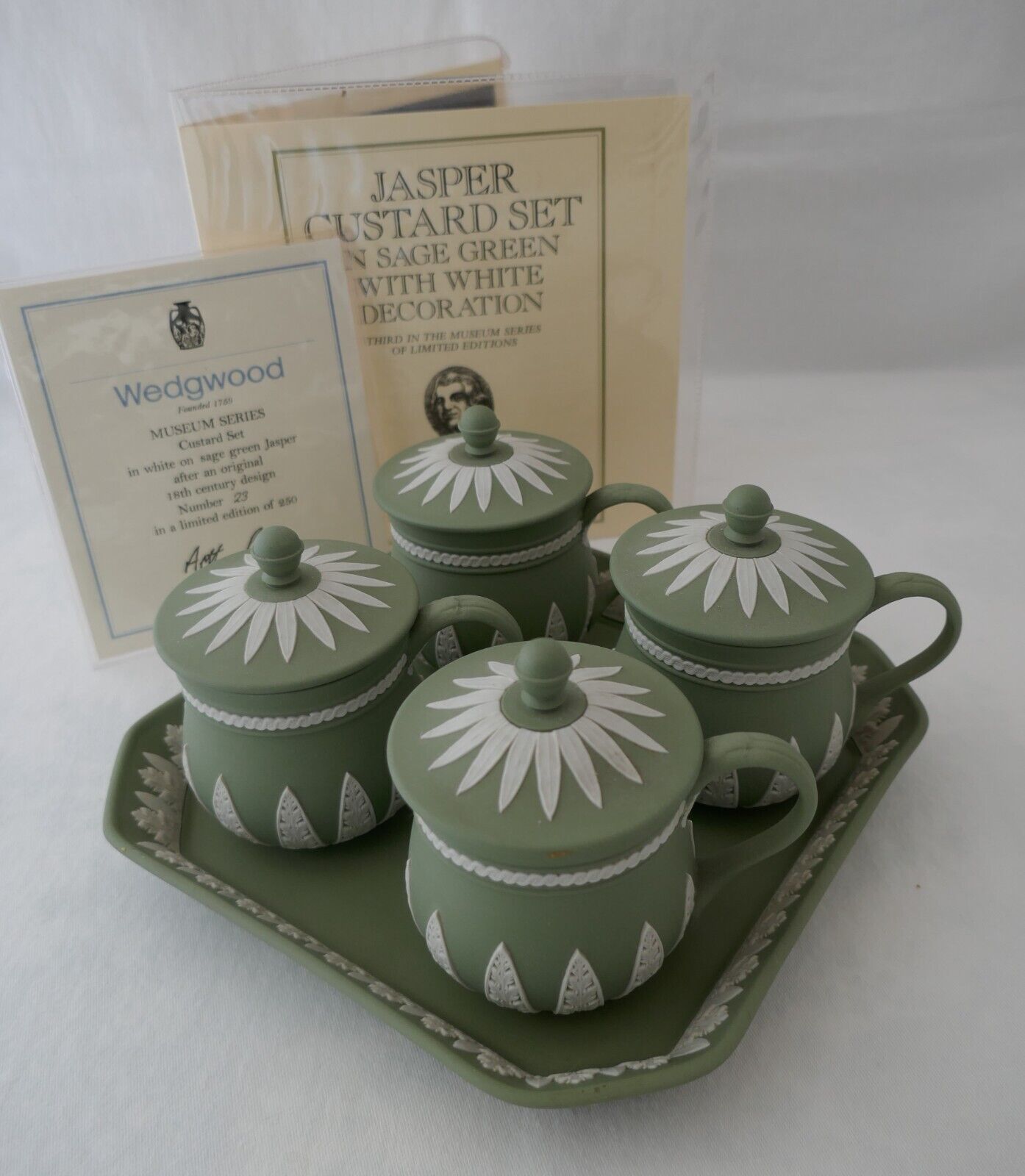 Wedgwood Museum Series Custard Set Sage green Jasperware 4 Pot De Crème Cup Tray