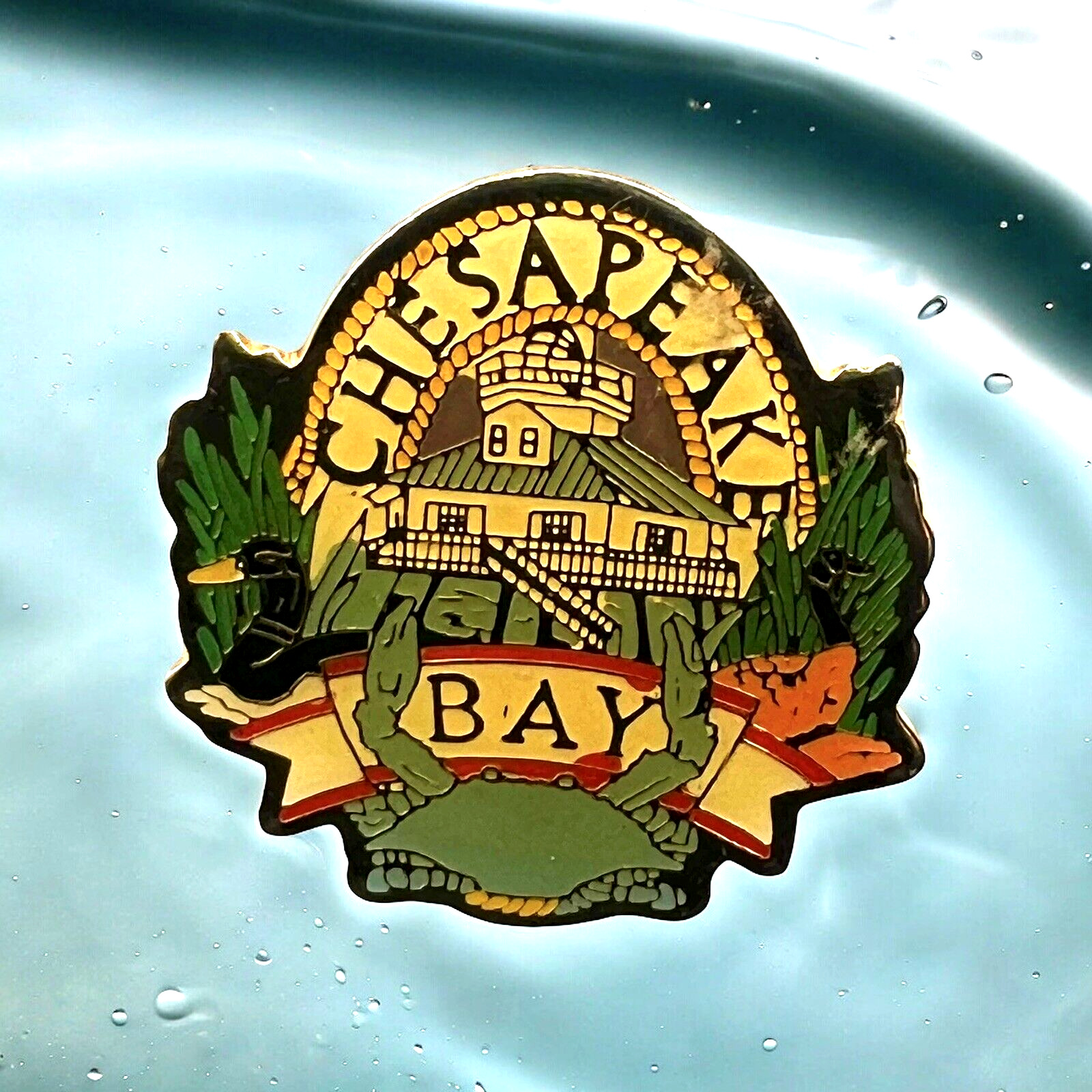 CHESAPEAKE BAY Vintage PIN with LIGHTHOUSE DUCK DECOY CRAB Maryland MD Souvenir