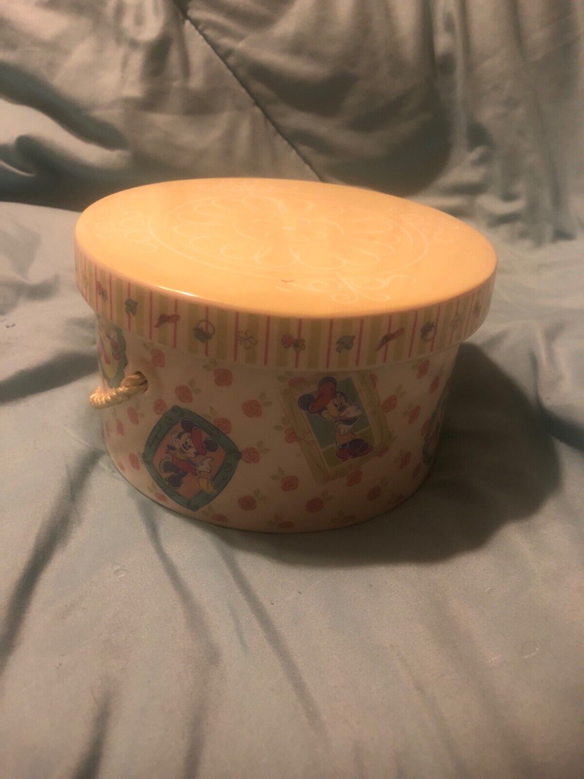 VINTAGE 1990\'s DISNEY FTD MInnie Mouse Porcelain Round Trinket Box/Hat Box
