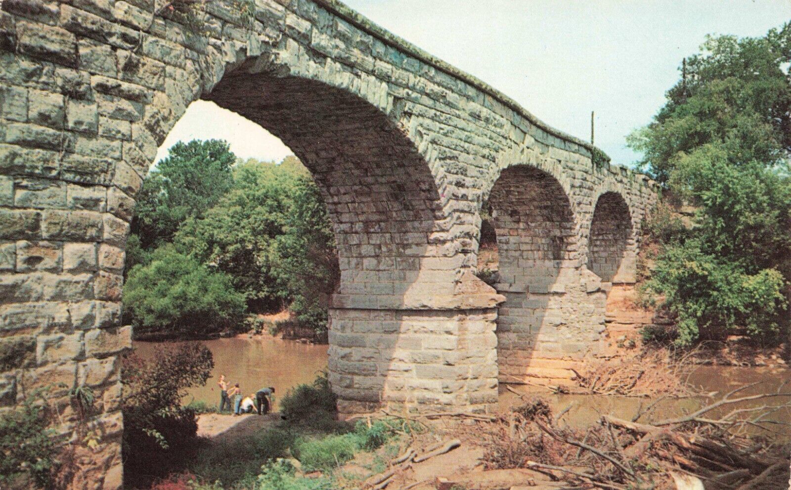 TN-Fayetteville, Tennessee-The Old stone Bridge on Elk River c1960\'s A35