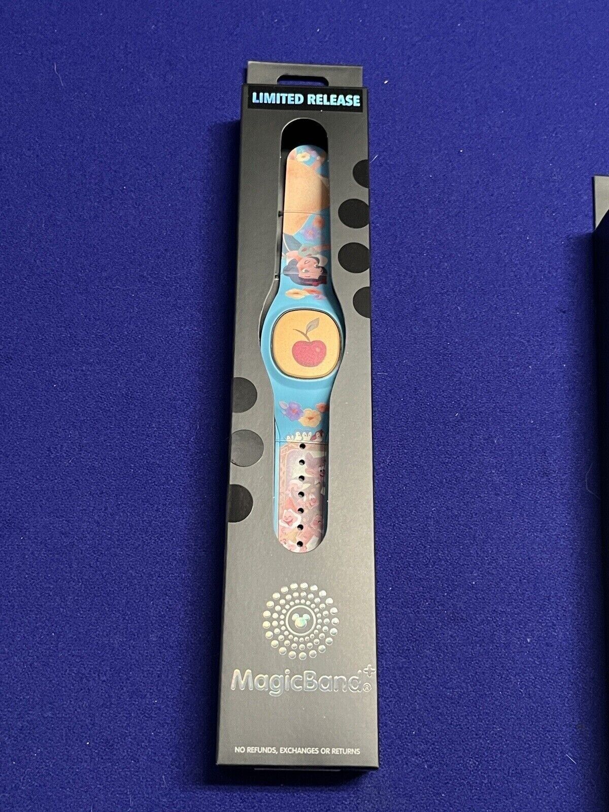 Disney Parks Snow White and the Seven Dwarfs Magicband Plus New UNLINKED