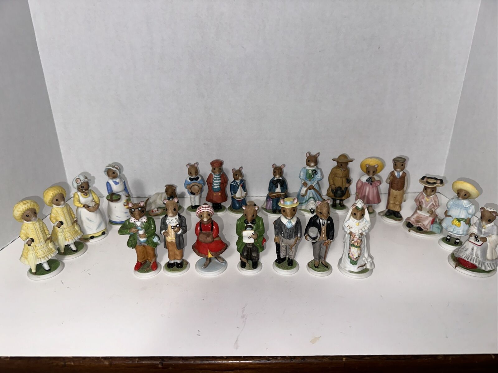 Lot of 23 Franklin Mint Woodmouse Family Porcelain Mice Figurines, No boxes