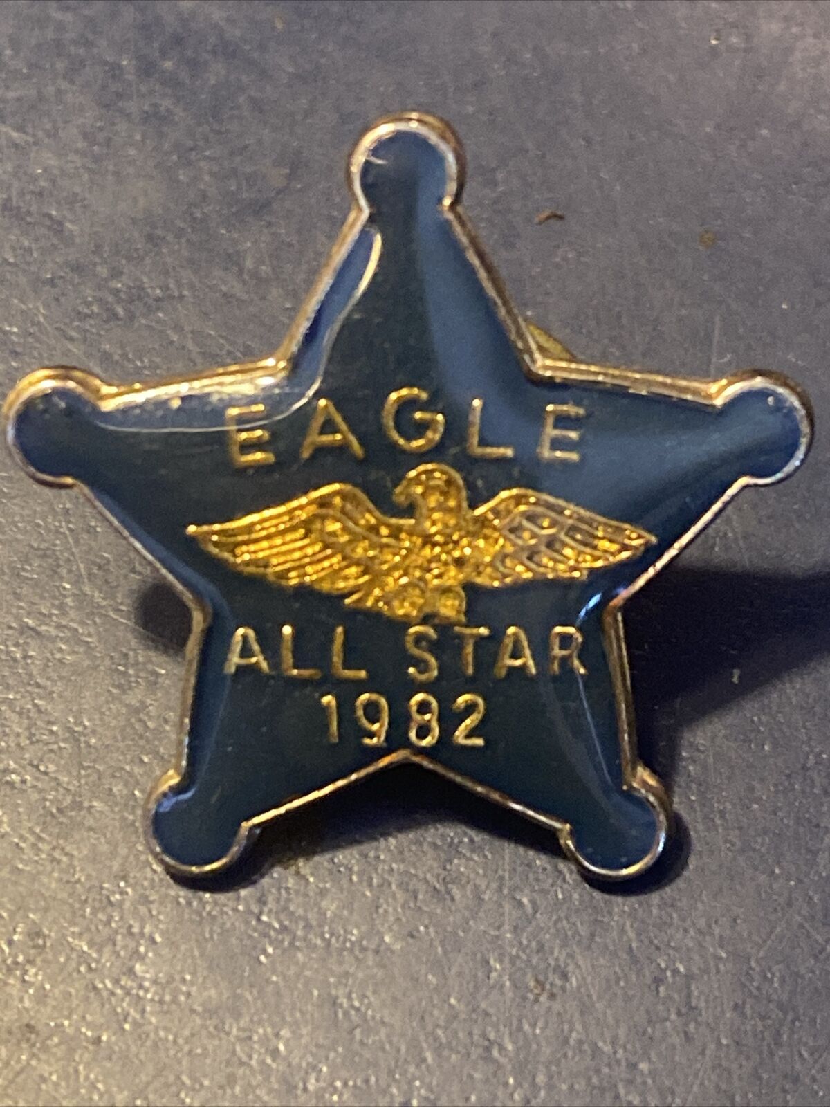 Eagle All Star 1982 Badge Pin Veterans Military Lapel Pin