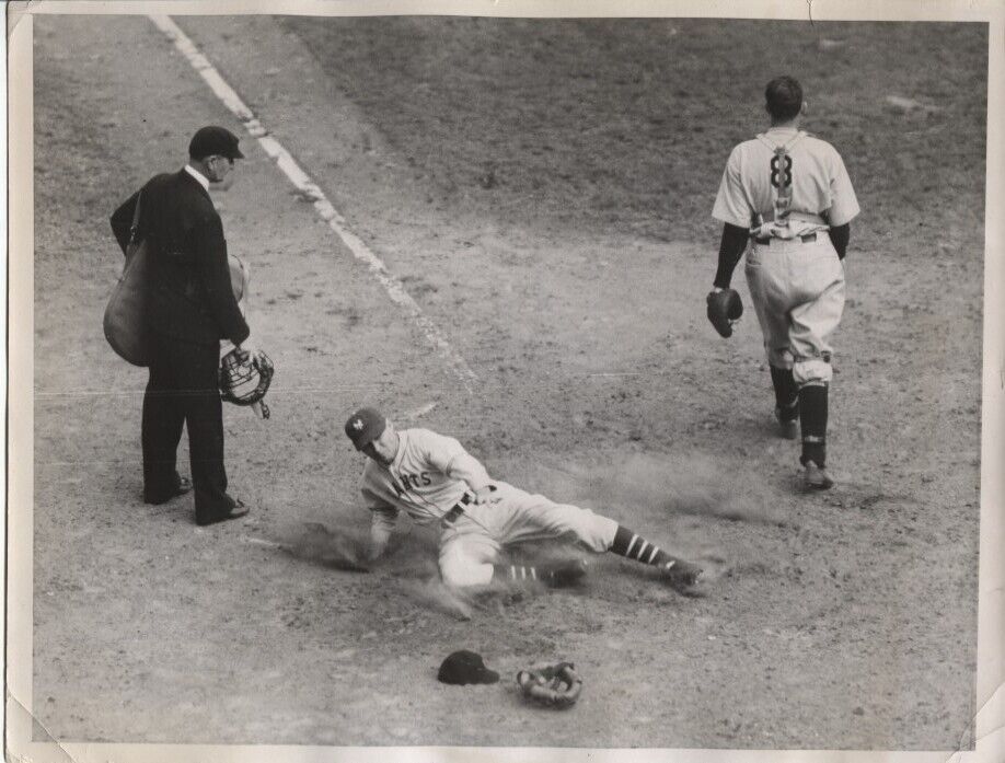 1936 Press Photo HoFer George Davis Sliding into Home During World Series Game