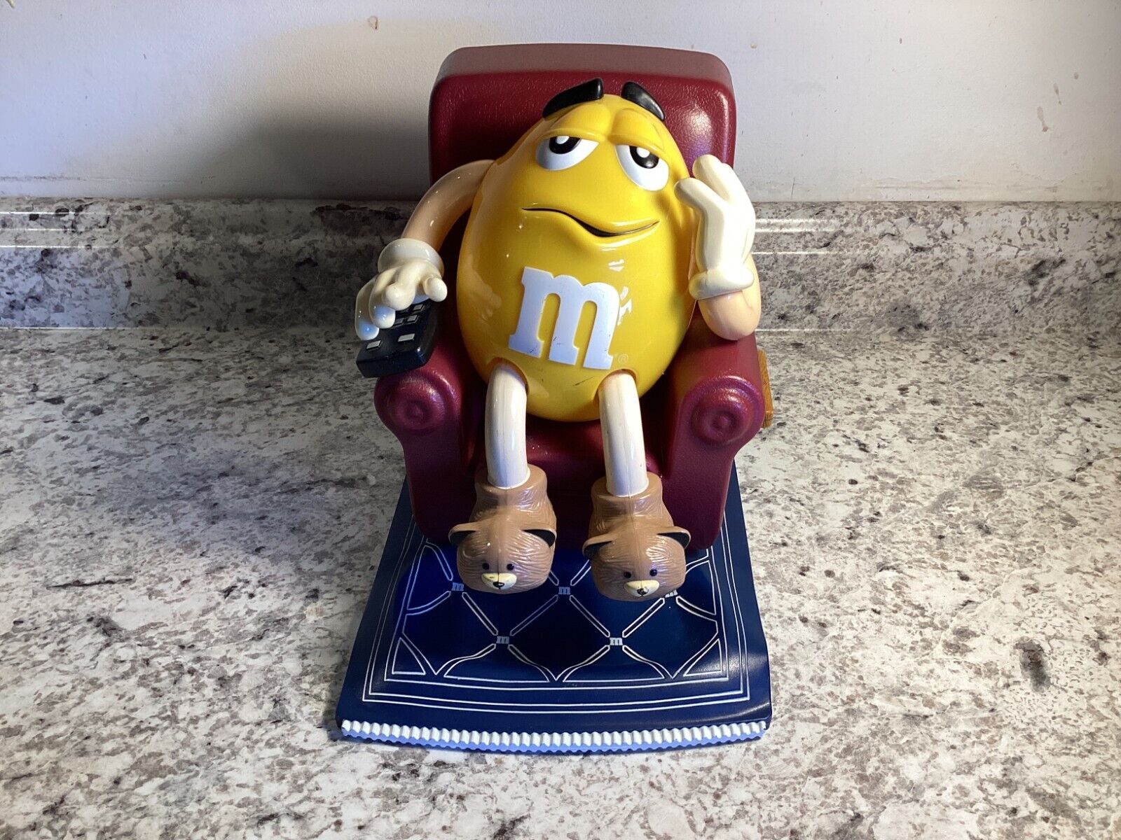 Vintage 1999 M&M Collectible Candy Dispenser Yellow Peanut MM In Recliner