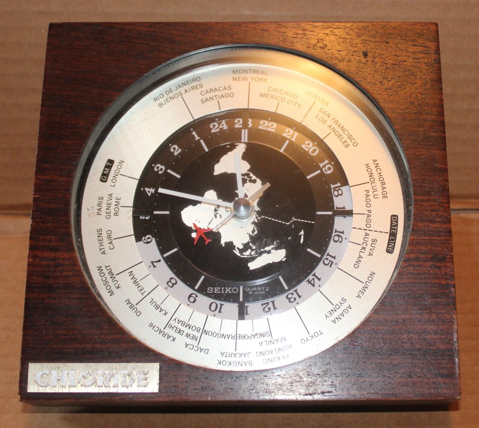 Vintage Seiko Quartz World Clock Time Red Airplane Desk Wood QZ877B