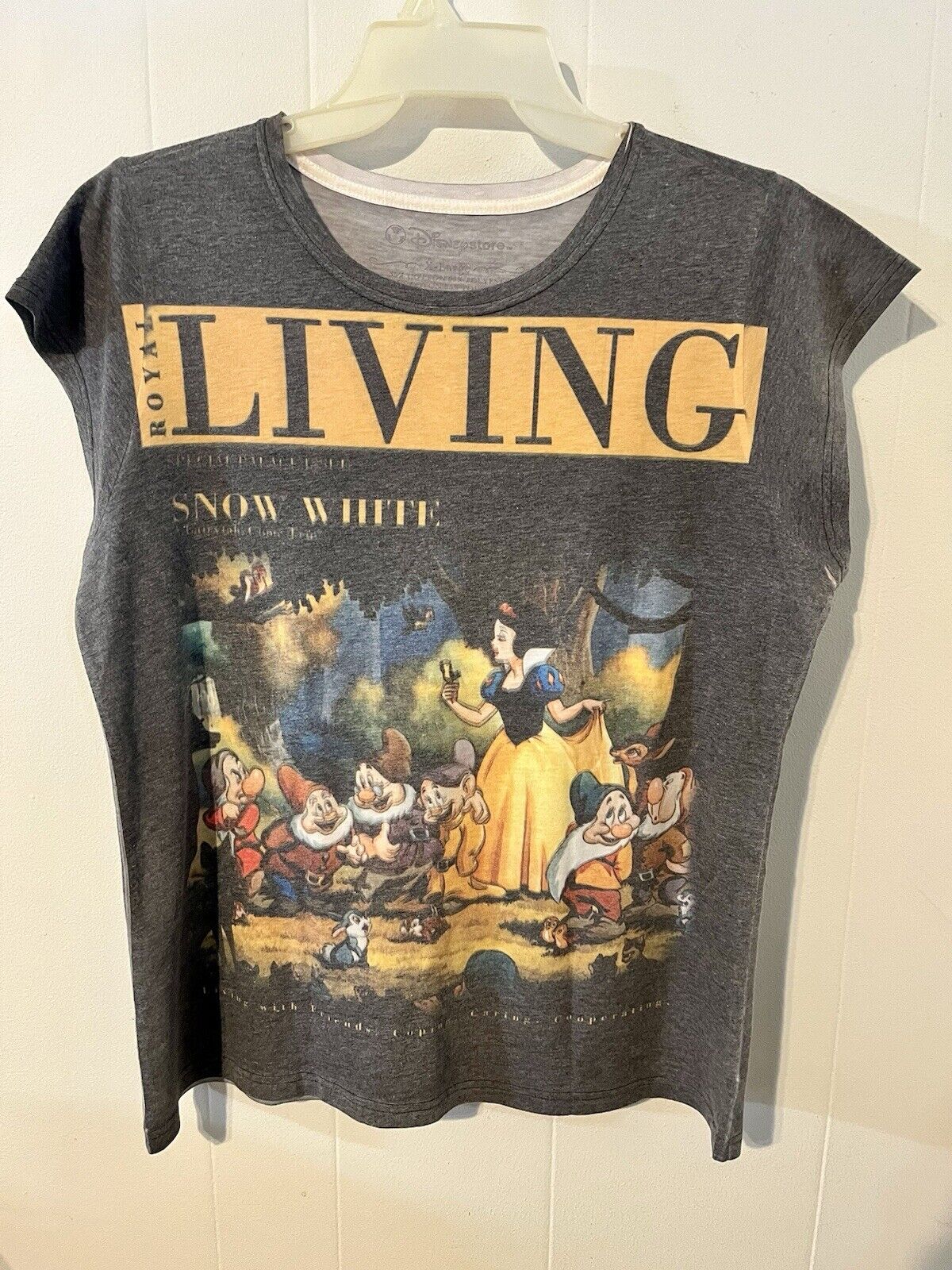 Snow White & The 7 Dwarfs Royal Living Disney Store T-Shirt Top Womens Size XL