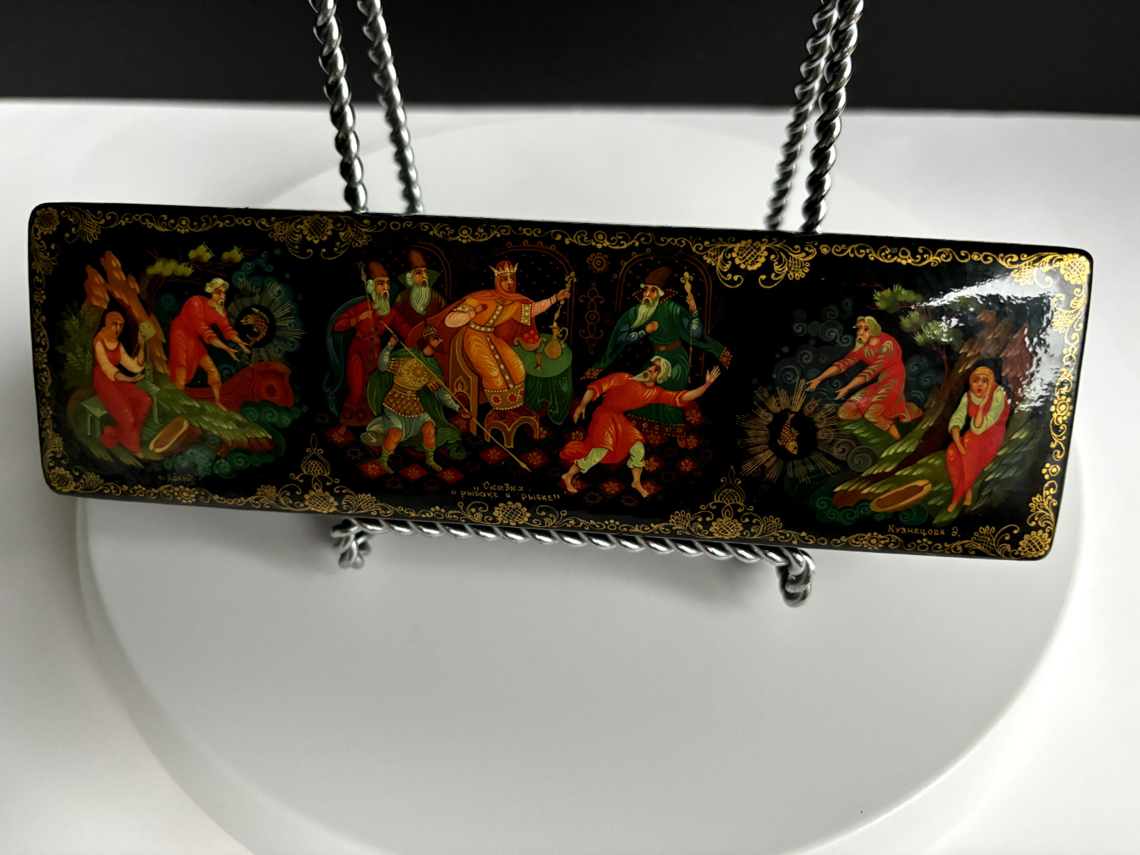 Vintage USSR Palekh Porcelain Lacquer Box, 7.5 Inches Wide and 2 Inches Tall❤️