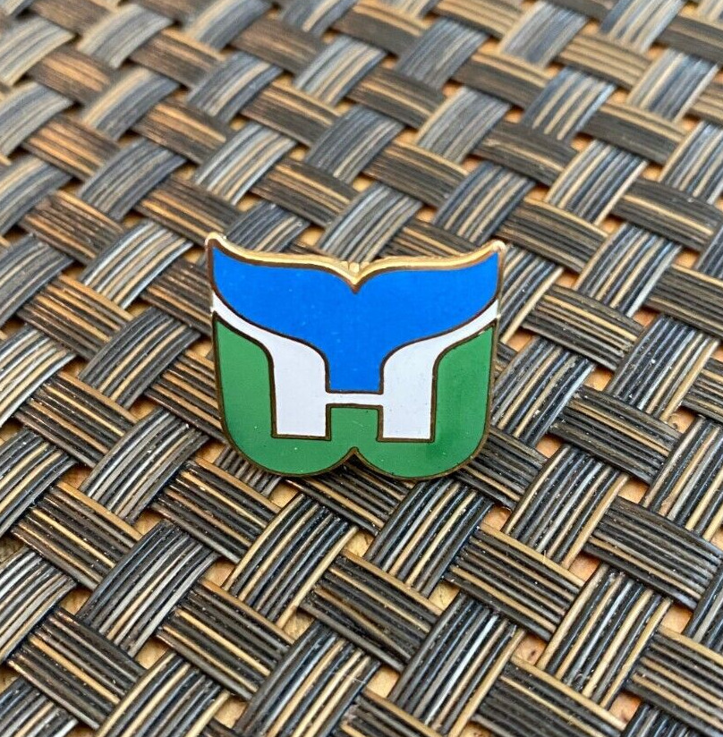VINTAGE NHL HOCKEY HARTFORD WHALERS CLASSIC TEAM LOGO COLLECTIBLE PIN RARE