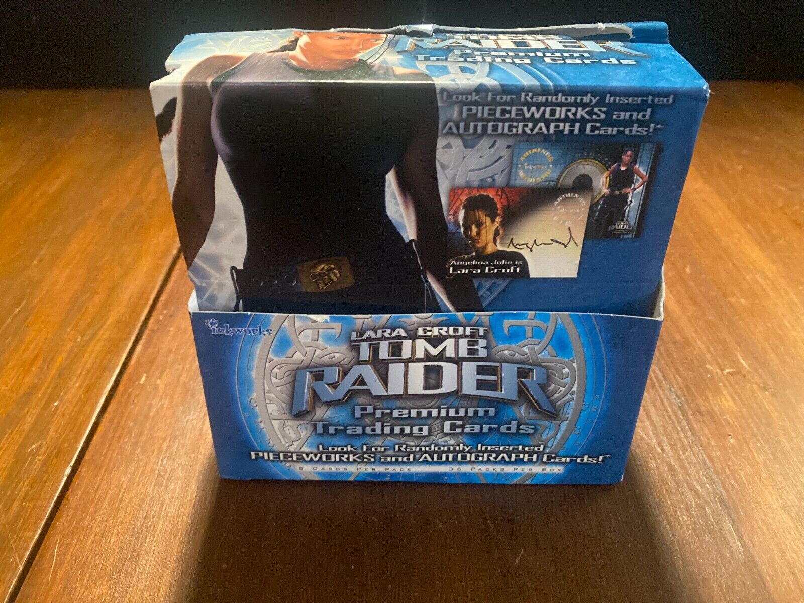 2001 Inkworks Lara Croft Tomb Raider RETAIL Box  32 packs sealed RARE PLS READ