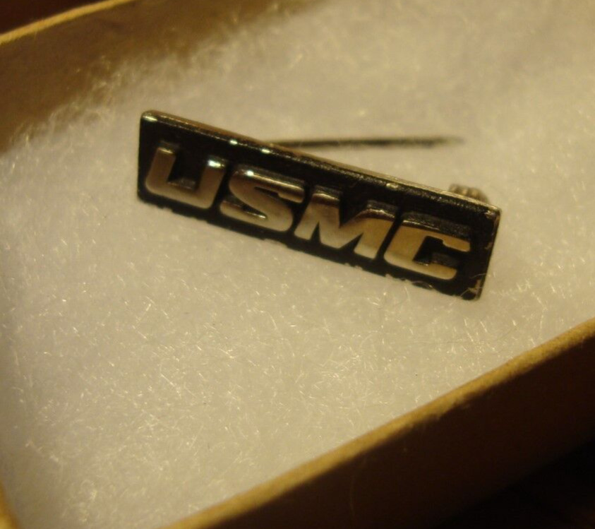1970's UNITED STATES Marine Corp. USMC Lapel Pin W/Safety Pin clasp Back S