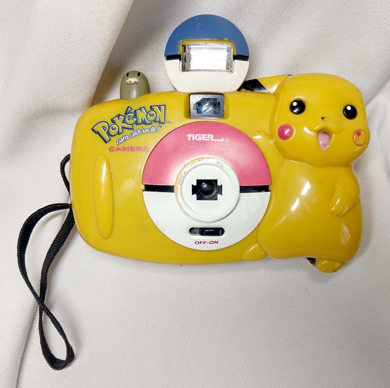 Vintage POKEMON Pikachu 35mm Camera 1999 Tiger VG cond