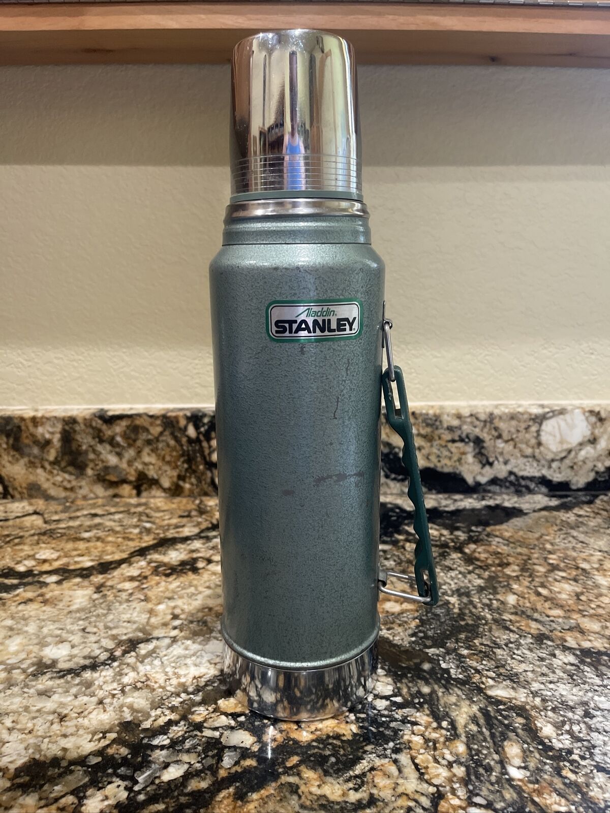 Vintage Stanley Thermos Aladdin Classic Green Steel  with Handle 1 Quart A944DH
