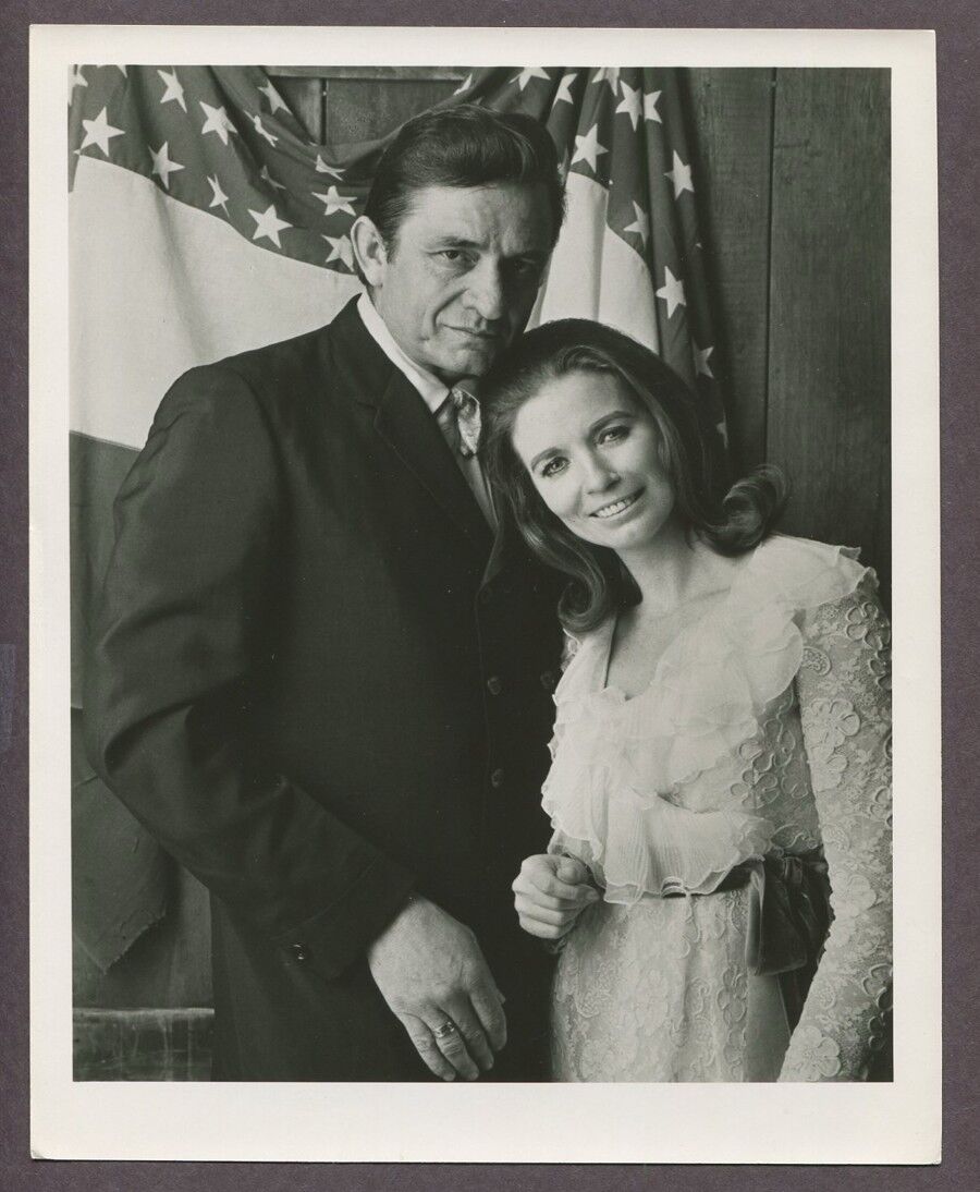 Johnny Cash & June Carter 1969 Original Vintage Portrait Photo Patriotic J5923
