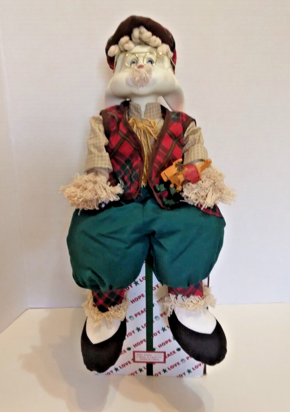 House of Lloyd Grandpa Lloyd Porcelain Rabbit Christmas Around The World in Box