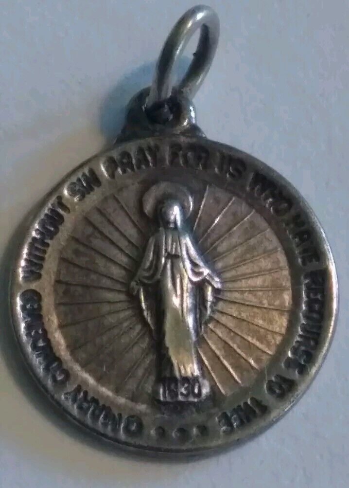 Vintage Cathlic Creed Sterling Silver Miraculous Mother Mary Religious Medal