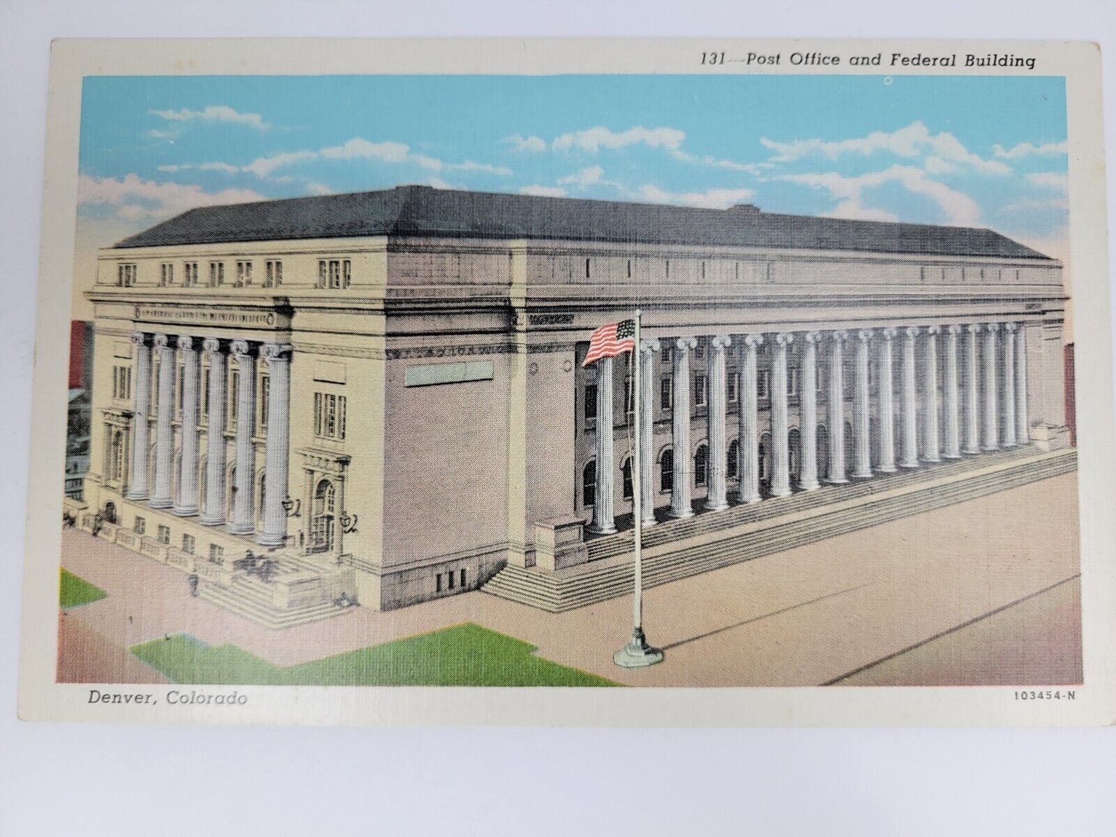 P.O. and Federal Building. Denver, Colorado.  Vintage Linen Postcard