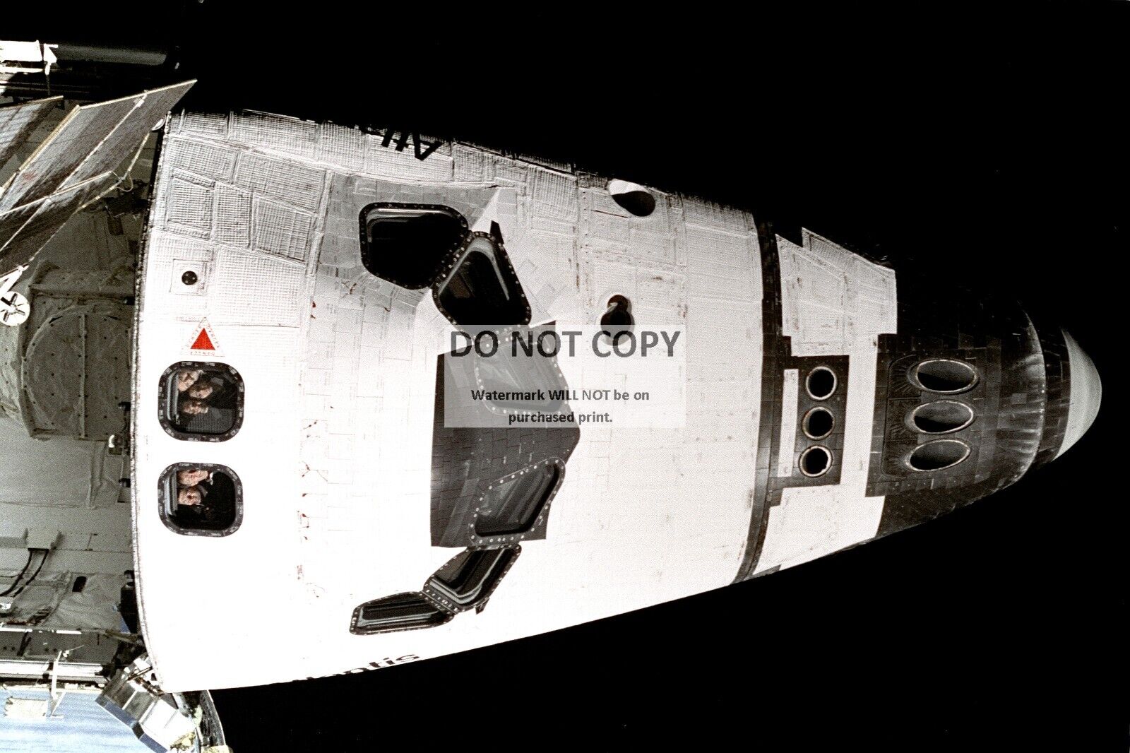 STS-74 ASTRONAUTS ABOARD SHUTTLE ATLANTIS PEER @ MIR - *8X12* NASA PHOTO (MW563)