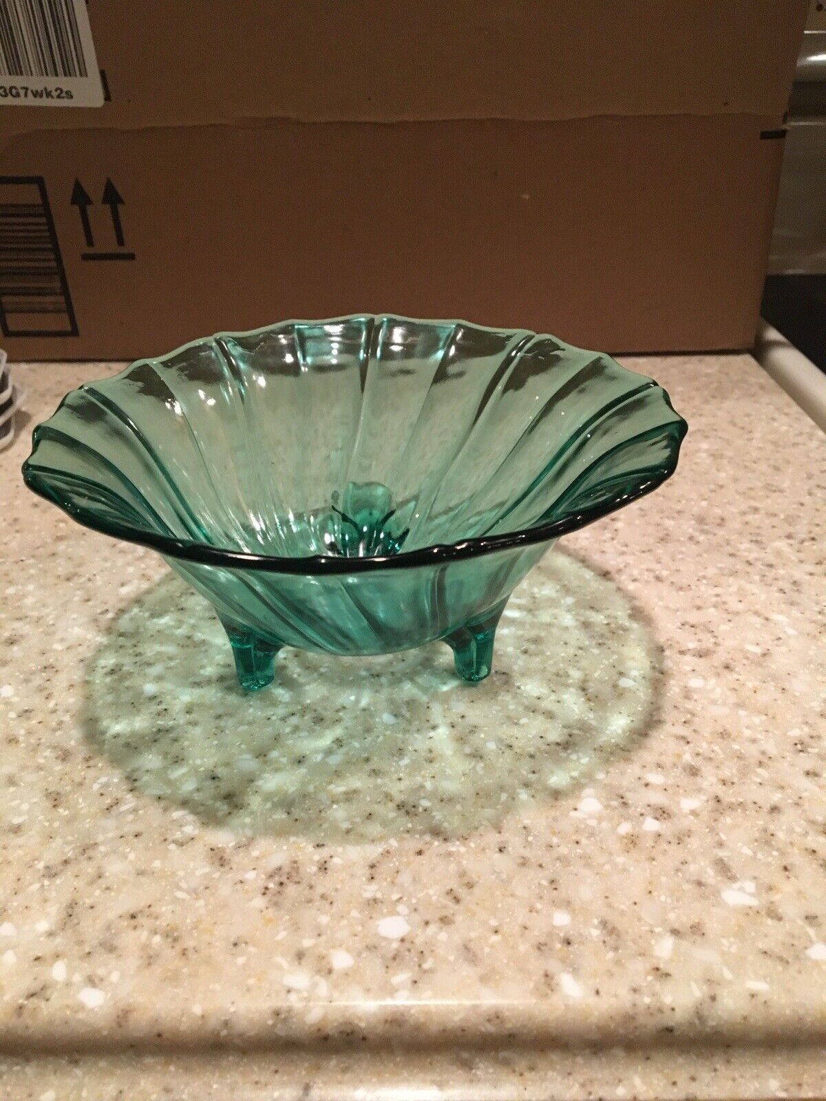 JEANETTE  Swirl Candy Dish
