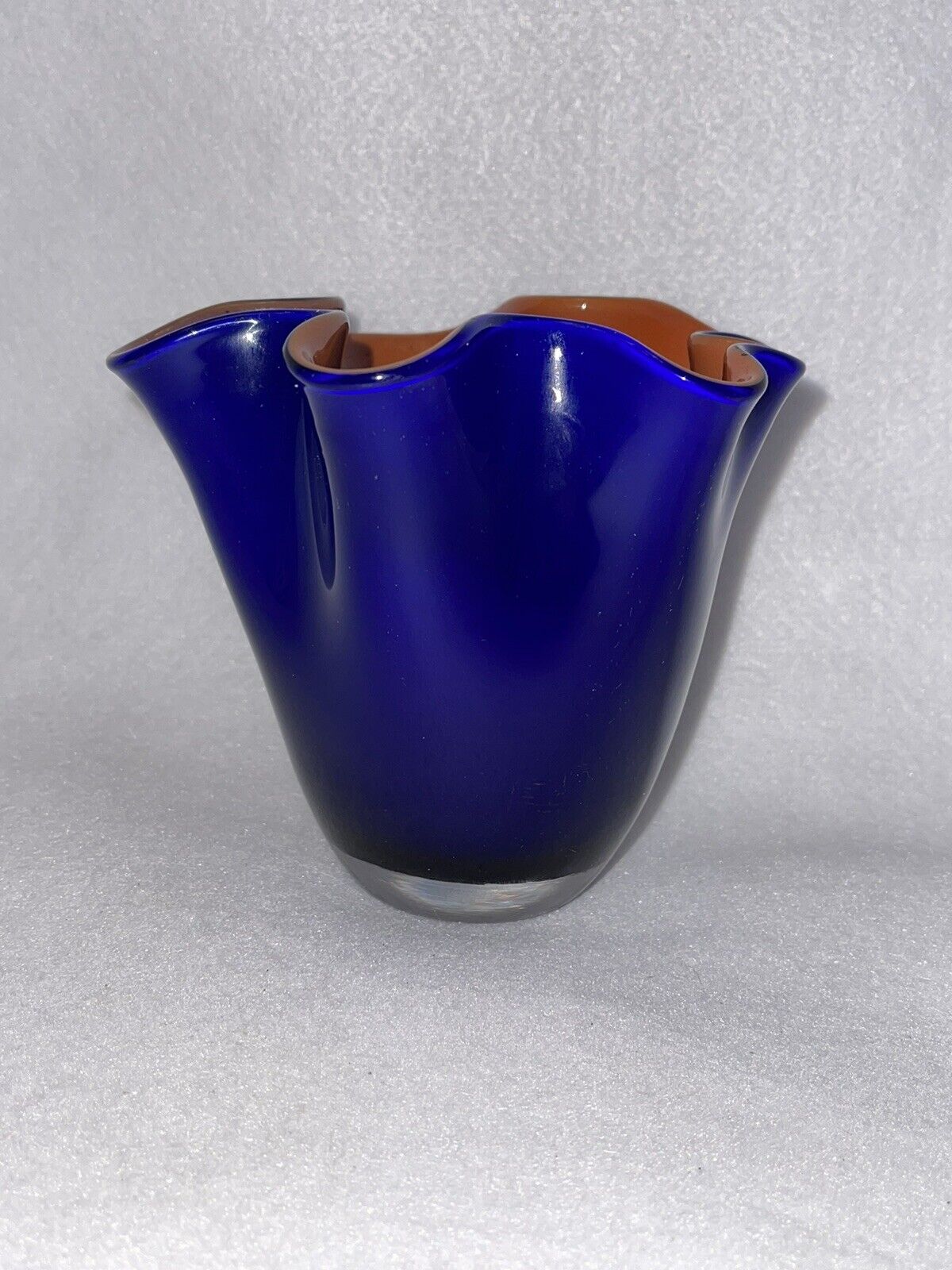 Gorgeous Designs 5 Inch Blown Glass Ruffled Handkerchief Edge Vase