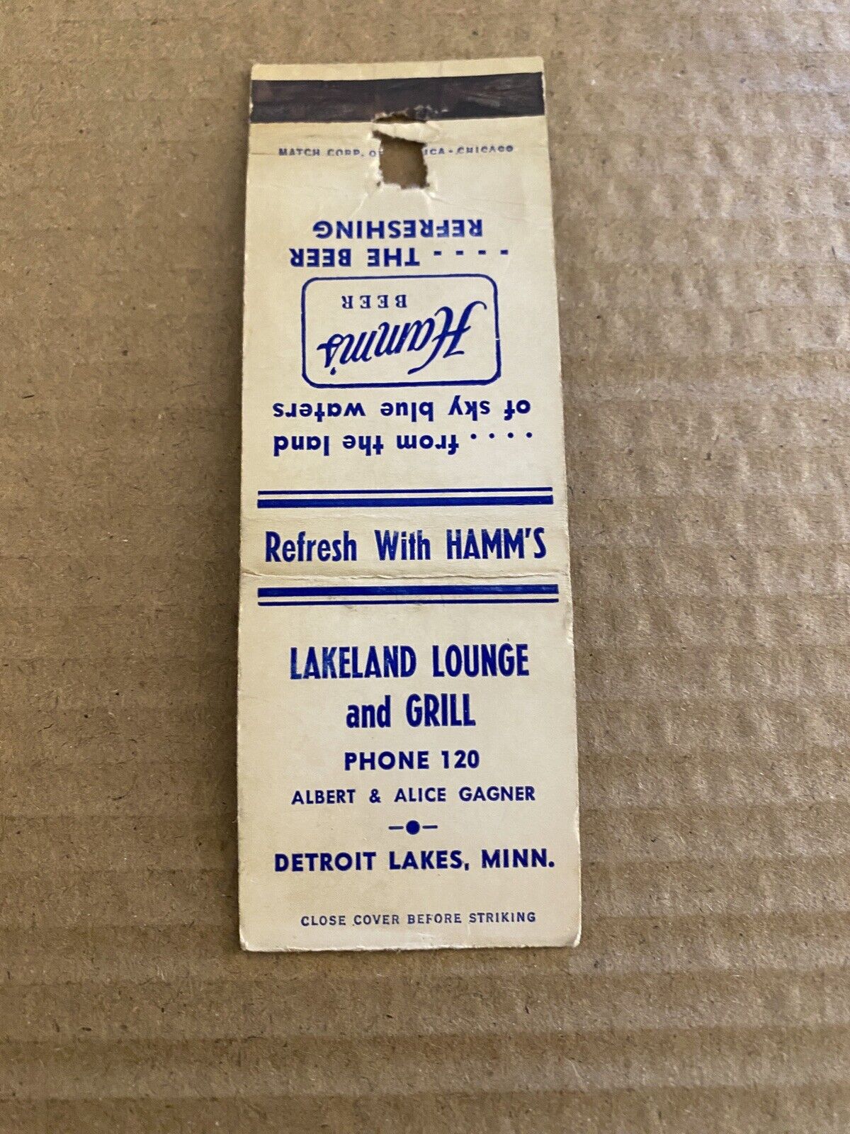 VTG Matchbook Cover Hamm\'s Lakeland Lounge & Grill Detroit Lakes, MN