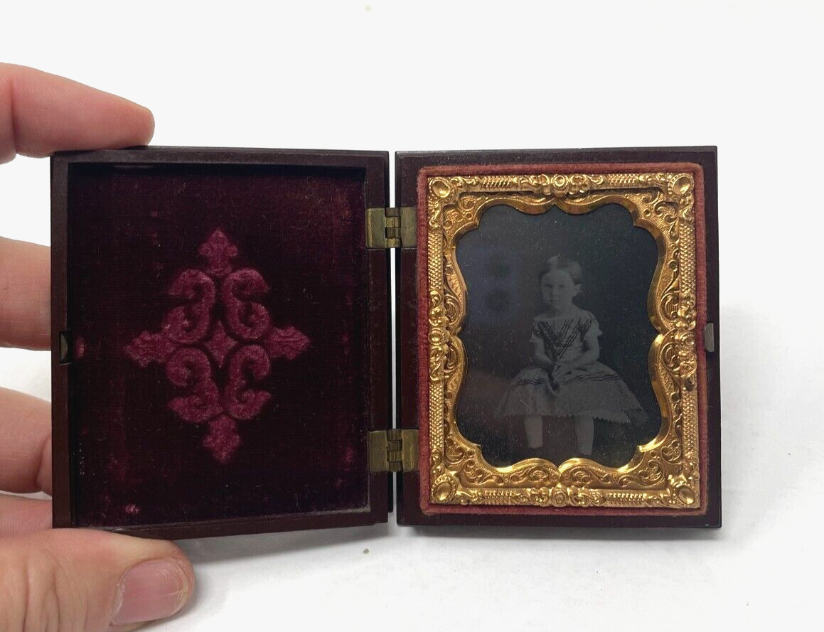 Antique Daguerreotype Tintype Thermoplastic Case Little Girl