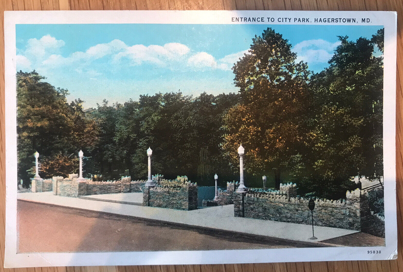 ENTRANCE TO CITY PARK HAGERSTOWN MD- POSTALLY USED CR. 1931