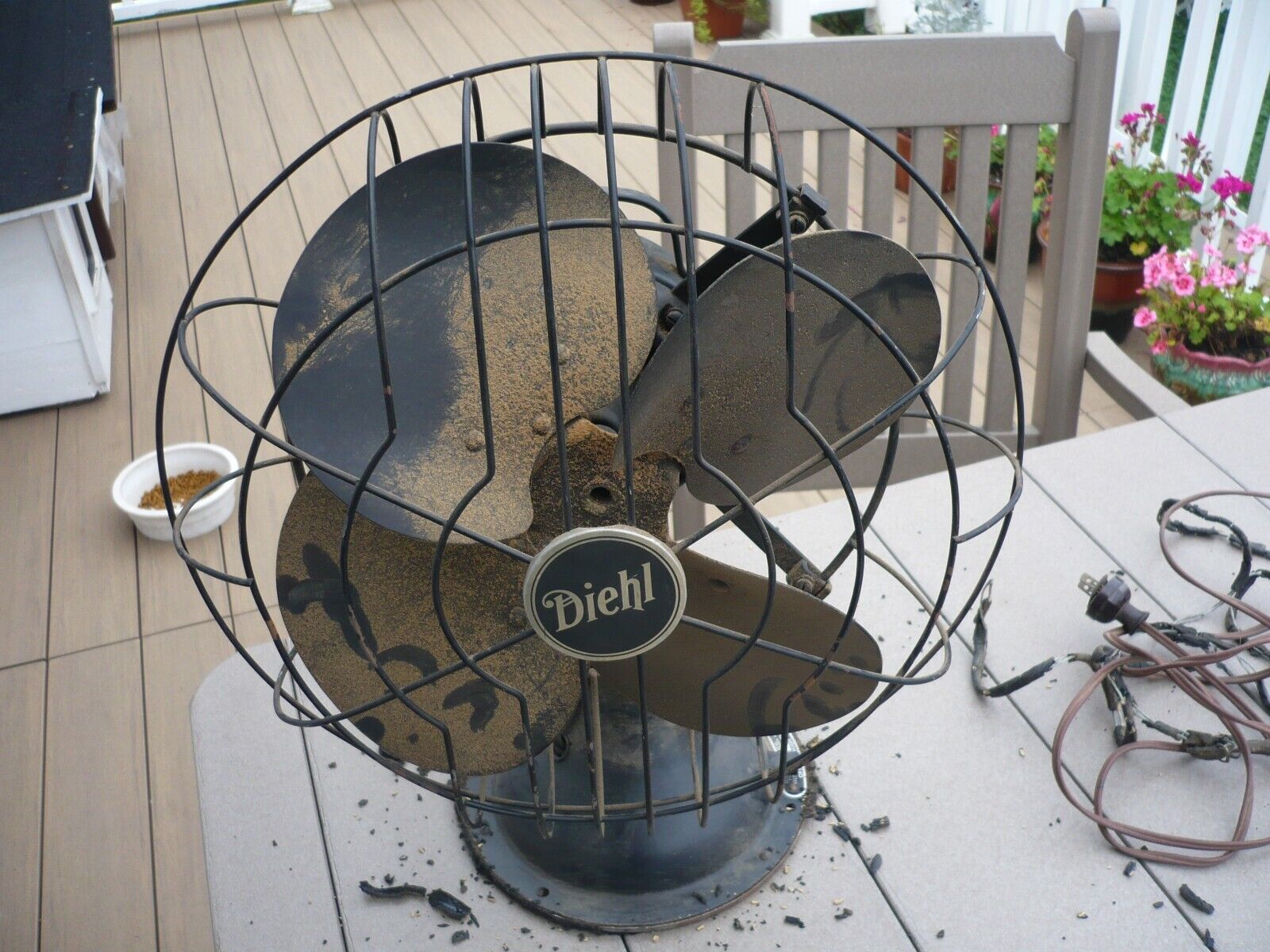 Vintage Diehl Electric Fan model B12912 three speed oscillating works 