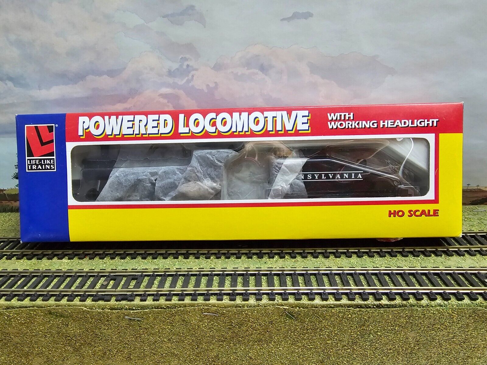 NEW Life-Like HO  8343 Pennsylvania 0-4-0  Powered Locomotive & Tender #2584 NOS