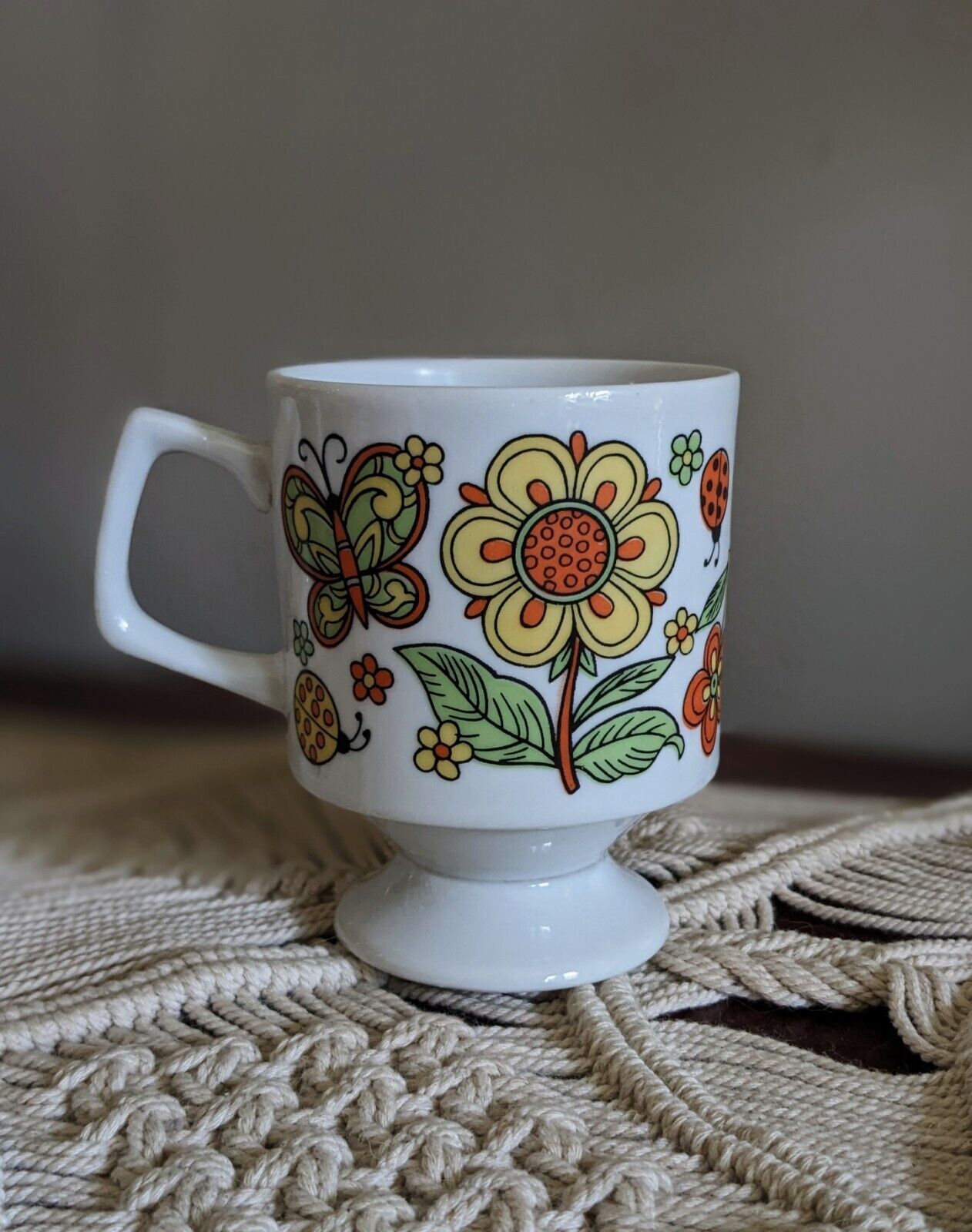 Vintage Mod Floral Footed Mug