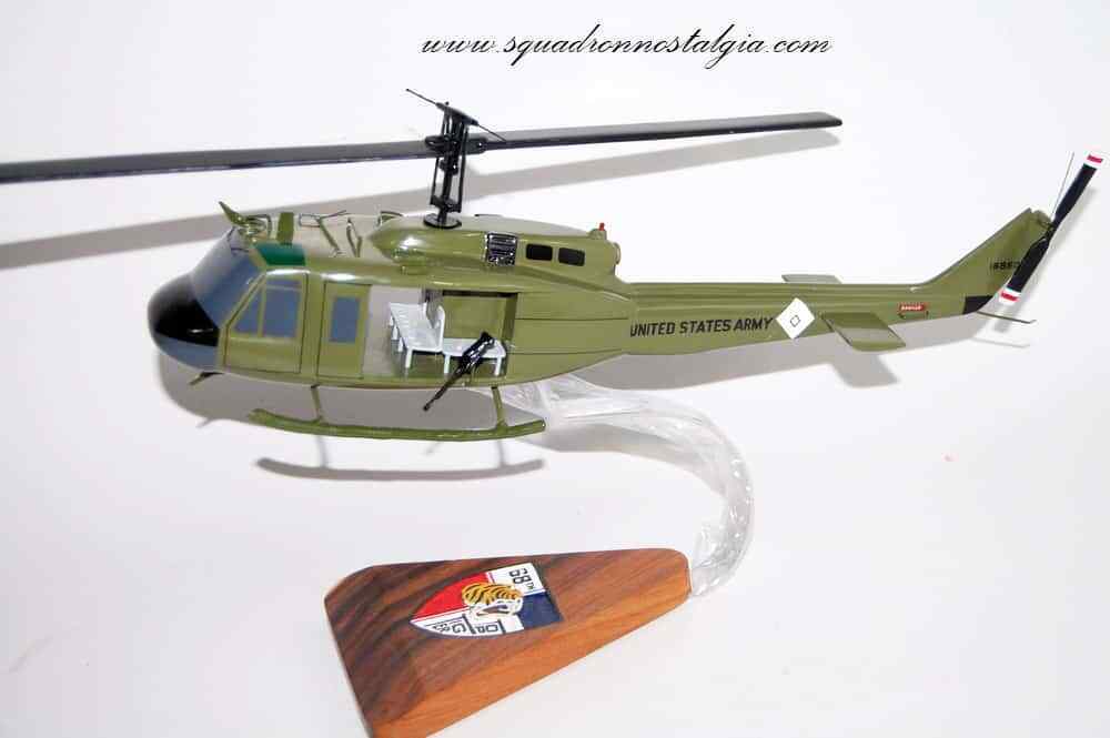 Bell® UH-1D Huey, 68th Assault Helicopter Company, 16\