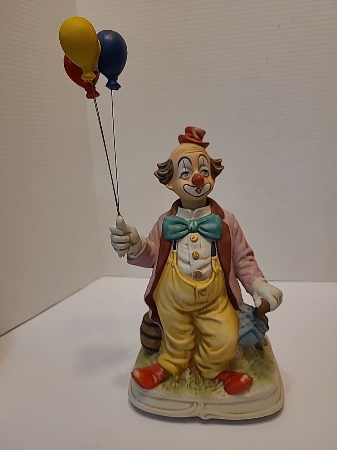 Melody In Motion Balloon Clown Handmade Handpainted Porcelain Music Box