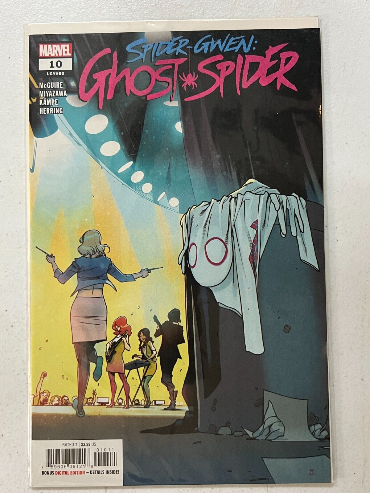 Spider-Gwen: Ghost Spider#10 (2019, Marvel Comics) 1st appearance of Dinoswarm |
