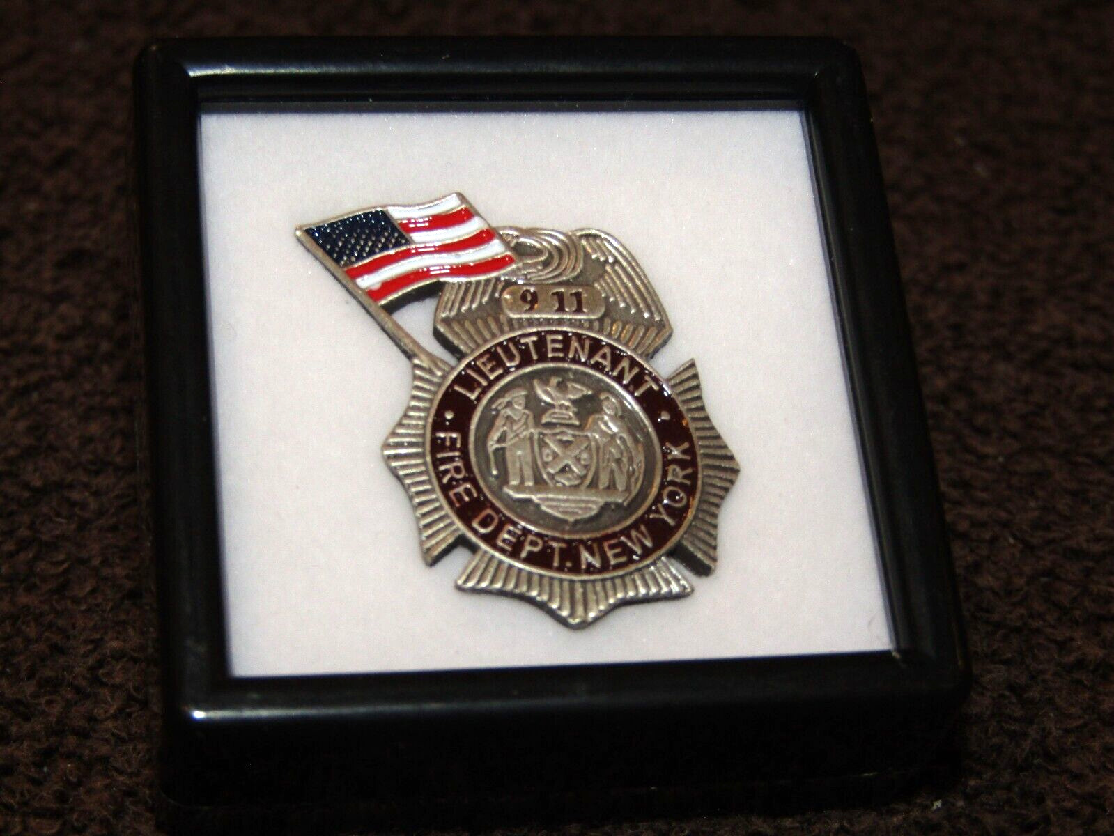 New York City Firefighter FDNY Lieutenant 9/11 Commemorative Lapel Pin
