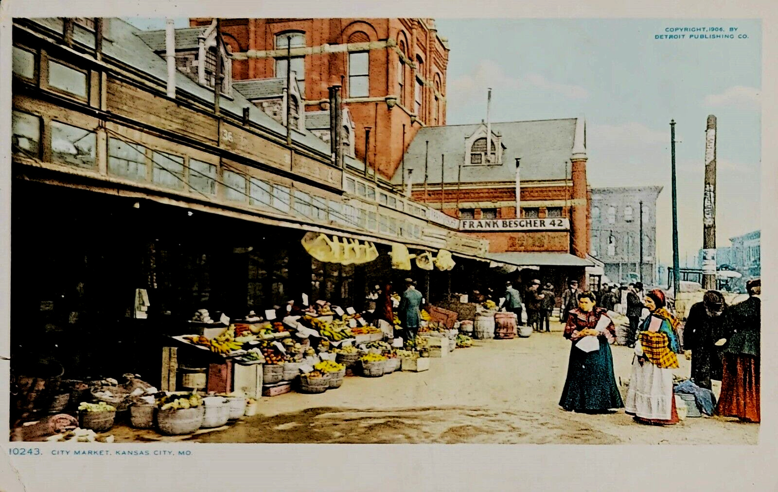 Outdoor Food Vendors: City Market, People, Kansas City, MO. Pre-1908.