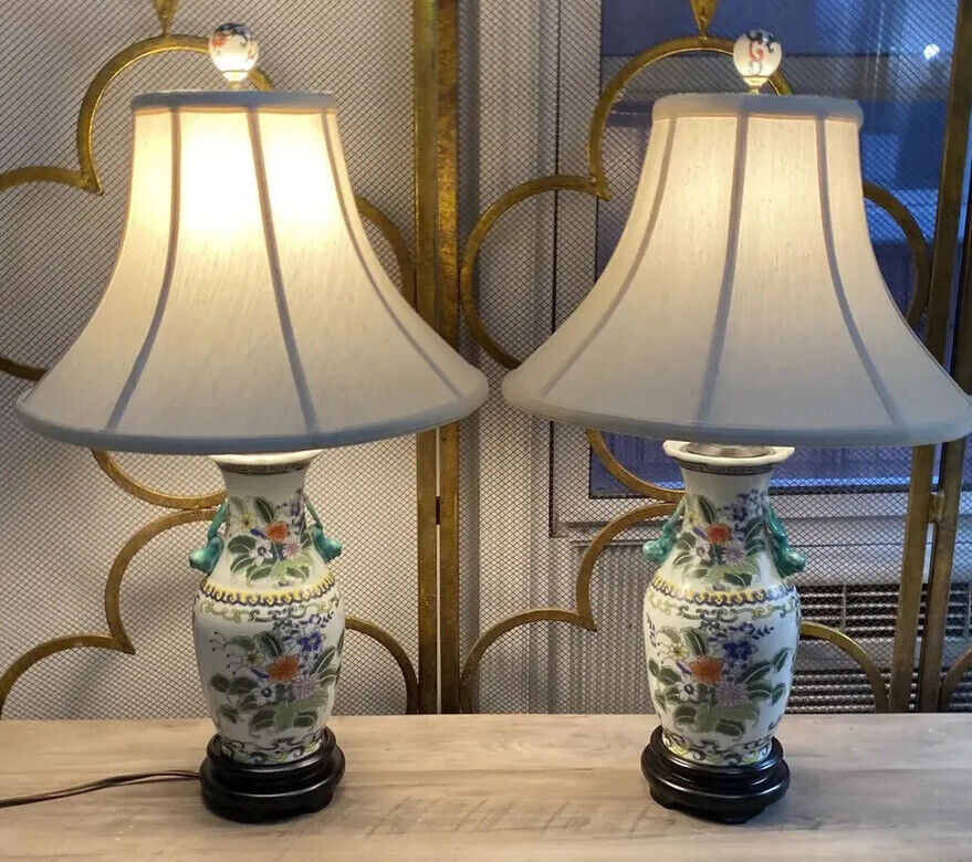 A Pair Of (2) Vintage Chinese Porcelain Table Lamps Mint Condition 