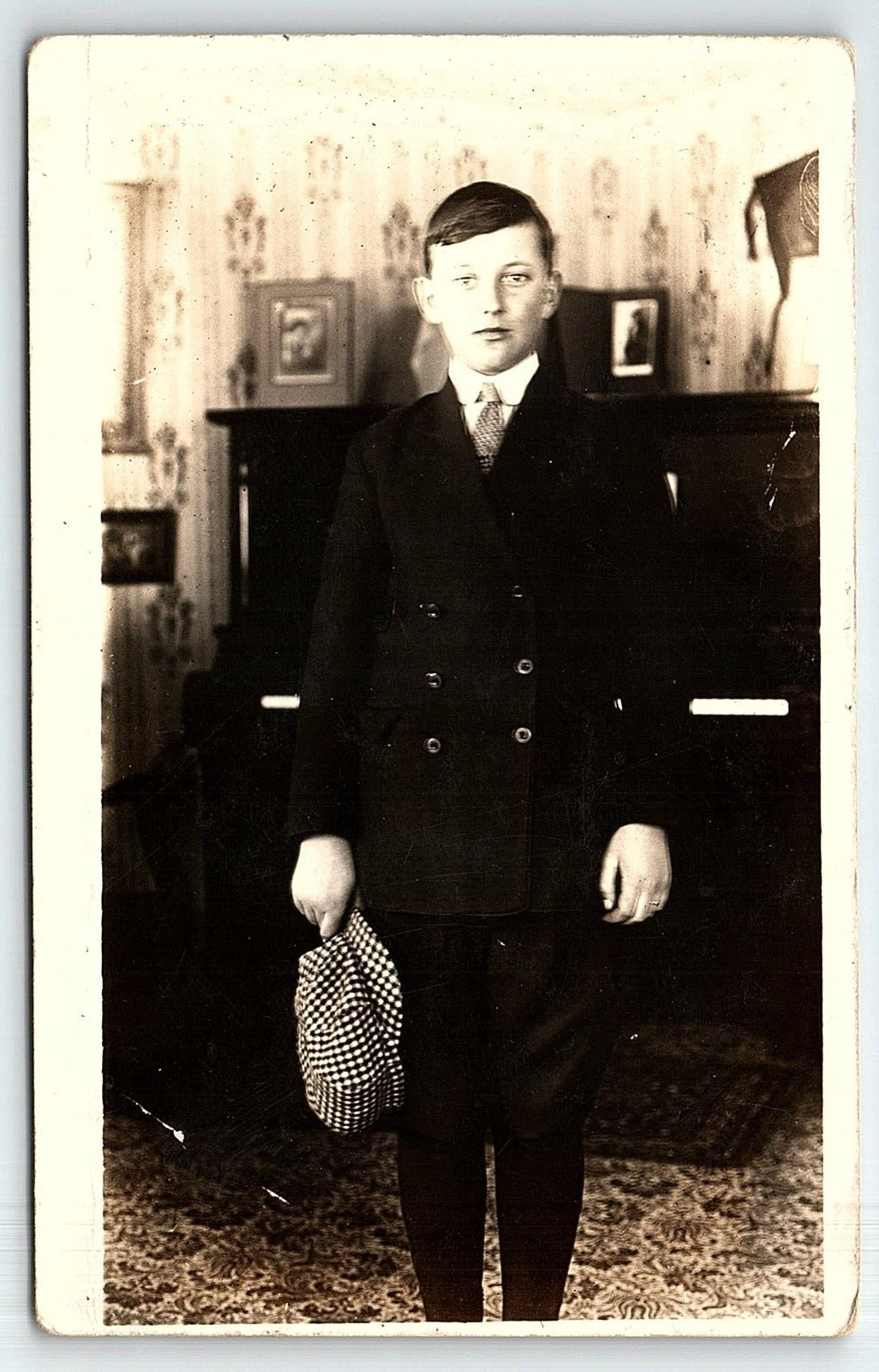 c1910 YOUNG MAN W/CHECKERED HAT PIANO WELL DRESSED TIE RPPC POSTCARD P1696