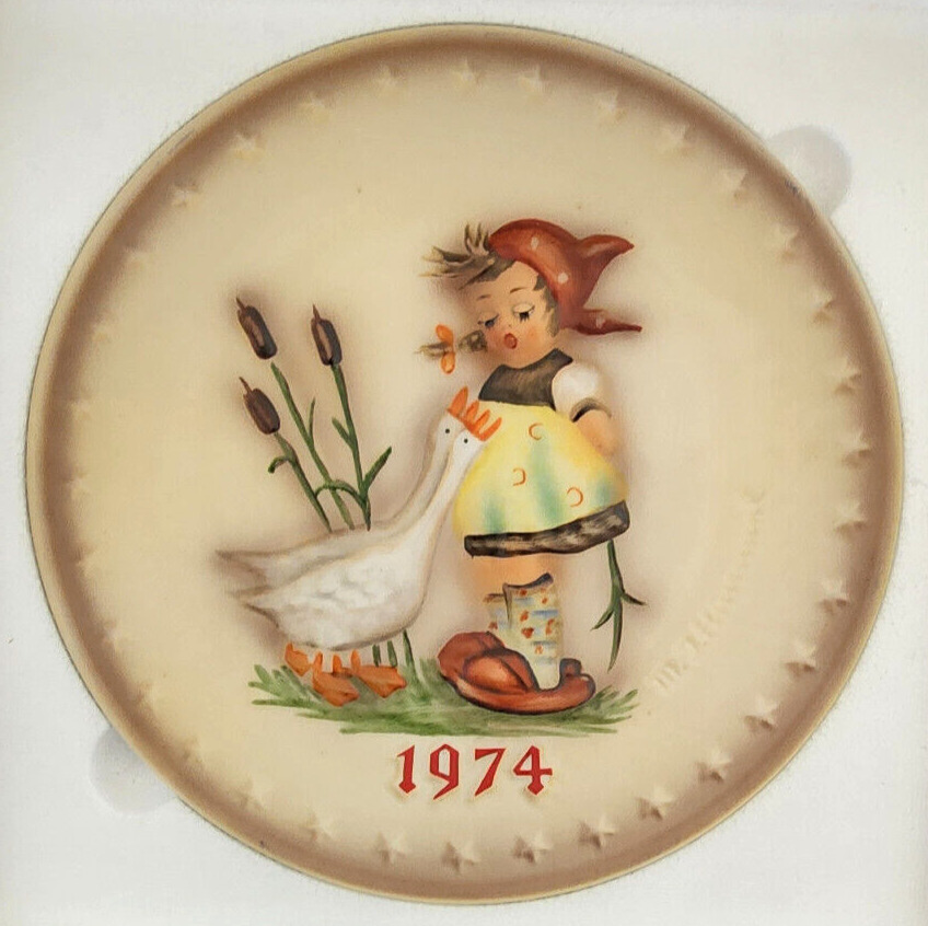 Vintage 1974 M.J. Hummel Annual Plate In Bas Relief Goebel From West Germany