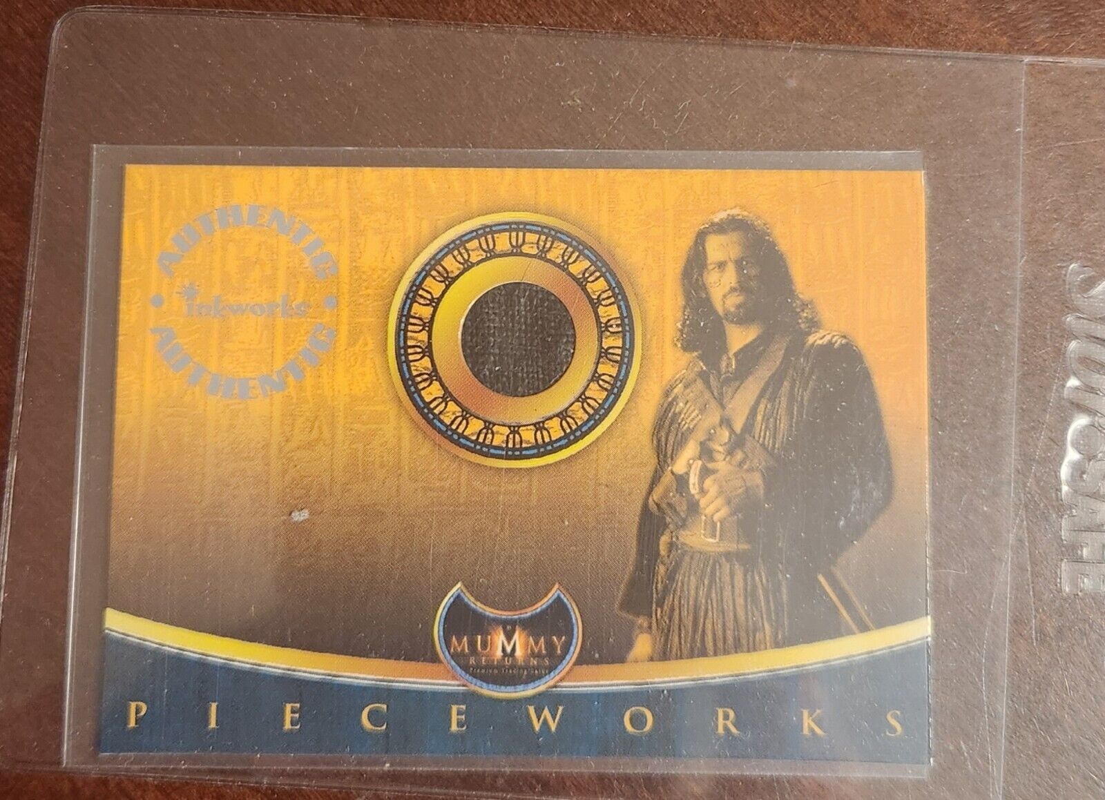 2001 Inkworks The Mummy Returns: Authentic Pieceworks Costume Card P3