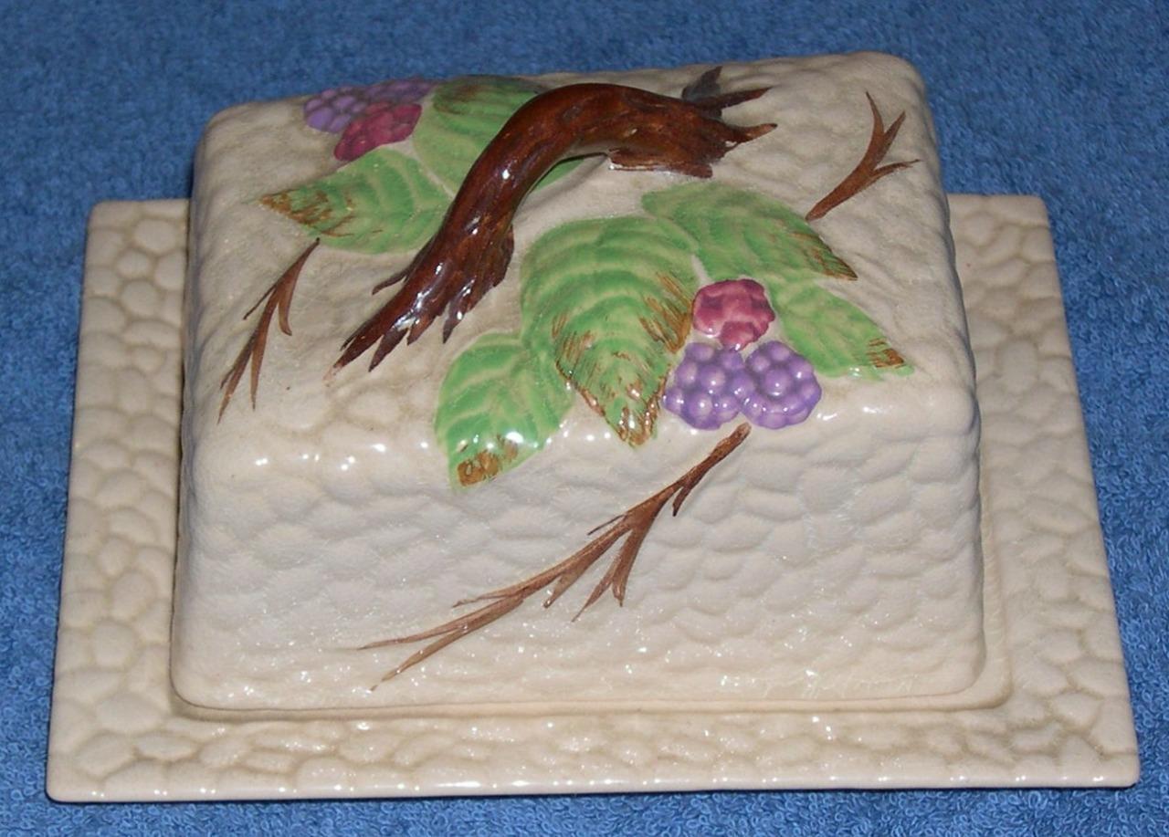 WADE CERAMICS -  Bramble Cheese or Butter Tray with Cover