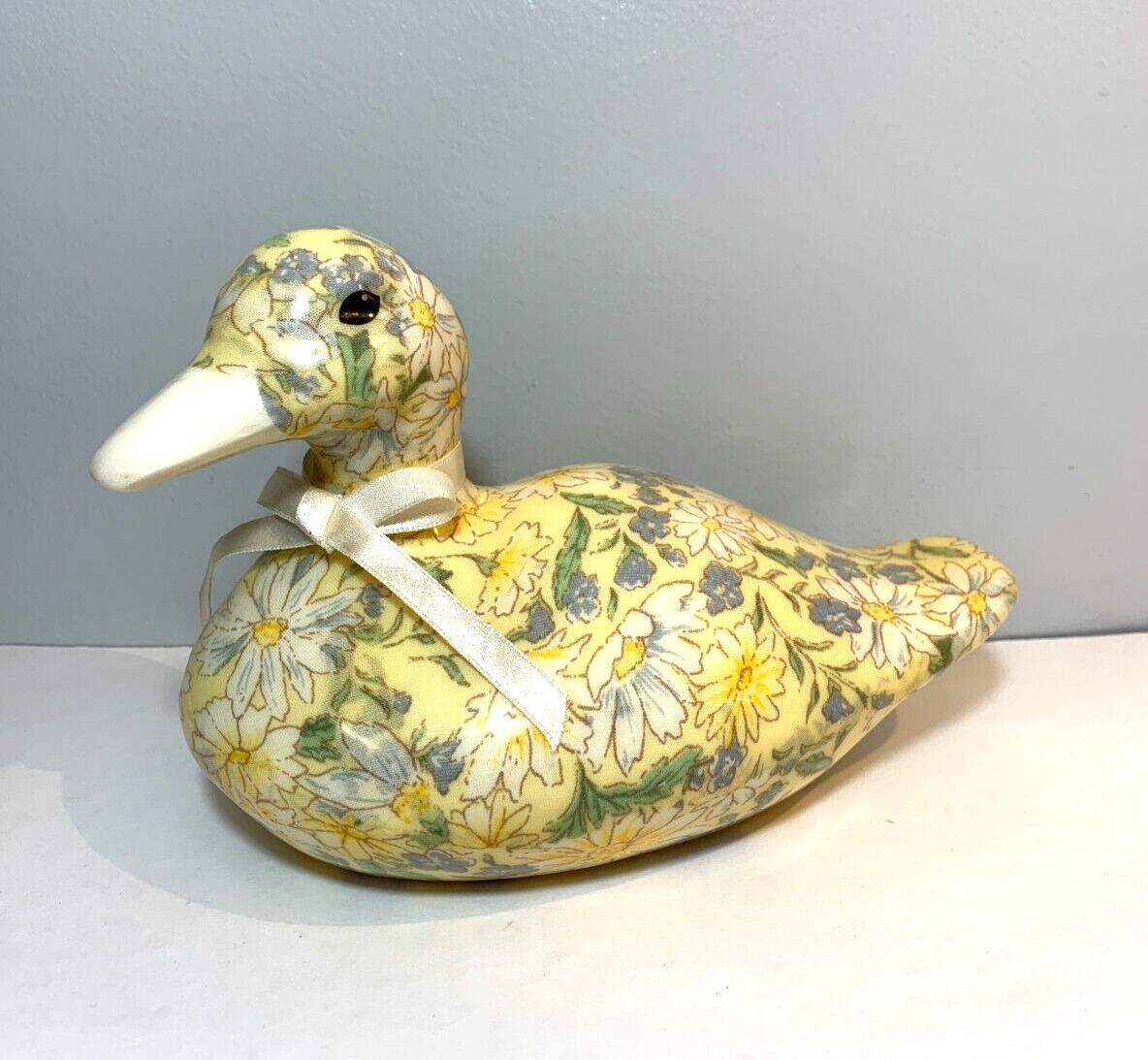 Vtg JBD Floral Fabric Lacquered Ceramic Decoupage Yellow Daisy Duck Figurine 9\