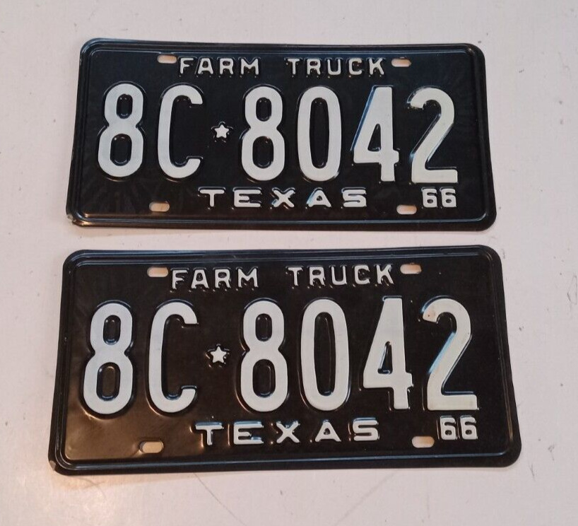 ANTIQUE OLD VINTAGE TEXAS LICENSE PLATE PAIR NEW STOCK 1966 FARM TRUCK 8C 8042