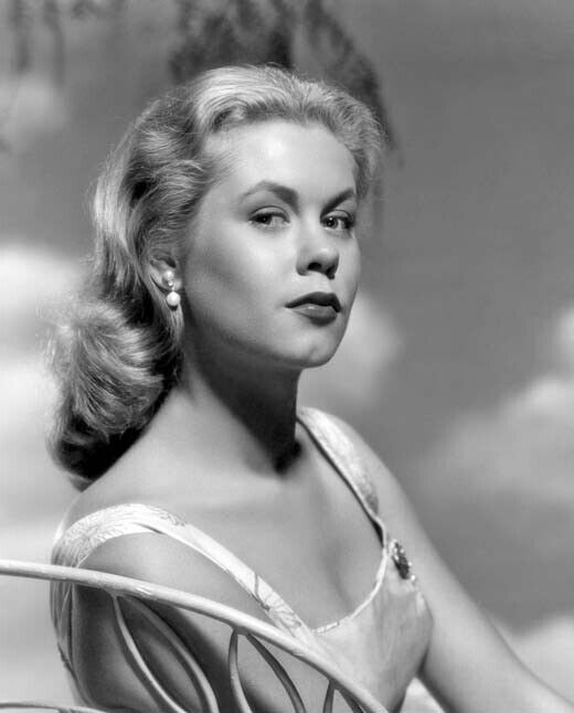 Famous Actress ELIZABETH MONTGOMERY Glossy 8x10 Photo BEWITCHED Print Poster