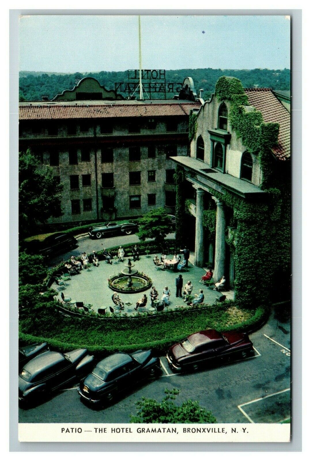 Patio View The Hotel Gramatan, Bronxville NY c1950 Vintage Postcard